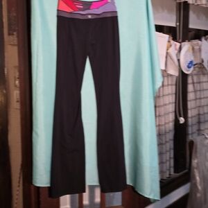 Lululemon pants women Size 4, Groove Flared With Multicolored Waistband EUC